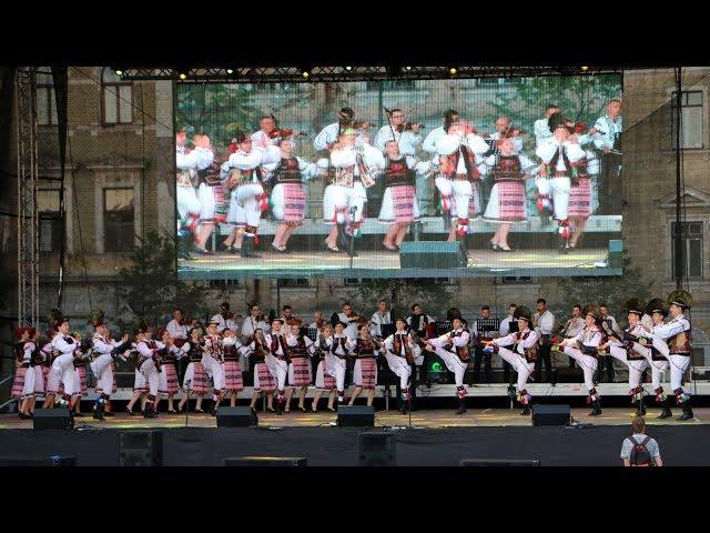 Ansamblul Folcloric Studentesc MARTISORUL   Zilele Clujului 28 05 2017