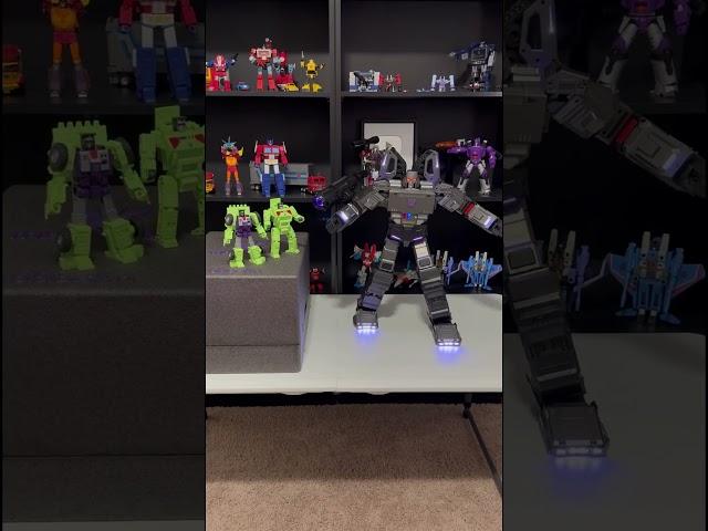 Megatron is up to no good #transformers #megatron #evil #good #robot #shorts #fun #funny #cool #2025
