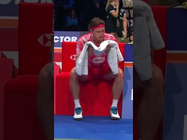 Viktor axelsen vomit on the court #badminton