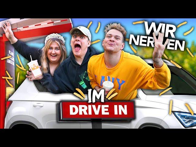 WIR NERVEN DRIVE IN MITARBEITER FÜR 1 TAG mit Twenty4Tim & Selfiesandra | Joey's Jungle