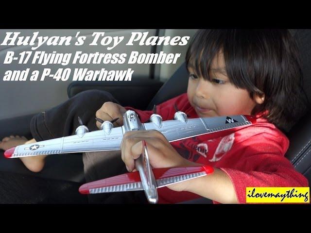 Airplane Toys: B17 Flying Fortress Bomber & P-40 Warhawk Fighter Plane. Toy Unboxing