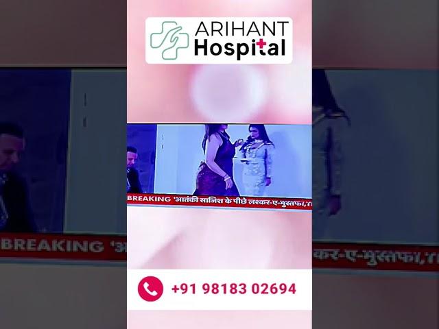 Receiving the Pride of Bharat award from Mr. Suniel Shetty | Dr. Shalini Jaiin | Arihant Hospital