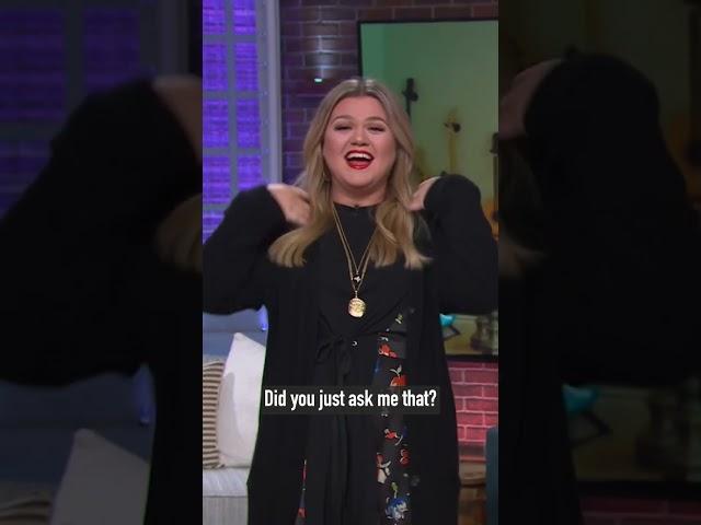 Garth Brooks Pranks Kelly Clarkson!