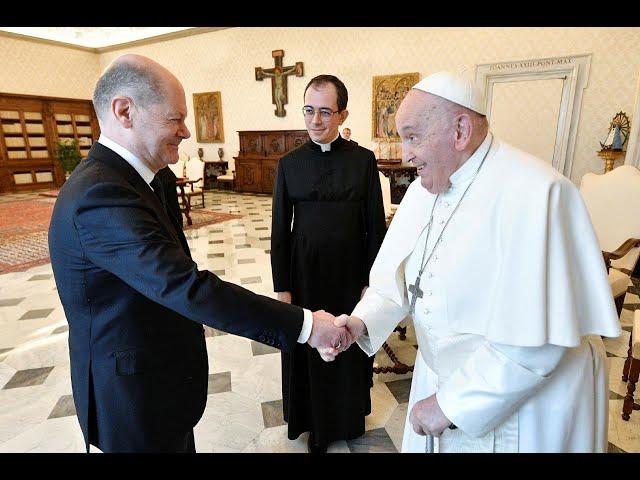 Bundeskanzler Olaf Scholz beim Papst