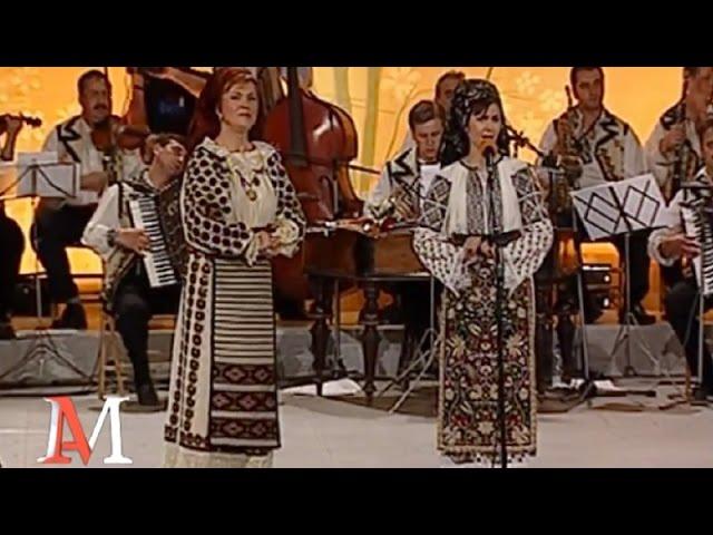 Nicoleta si Andreea Voica - Dodă, fă-mi lângă tine loc (2002)