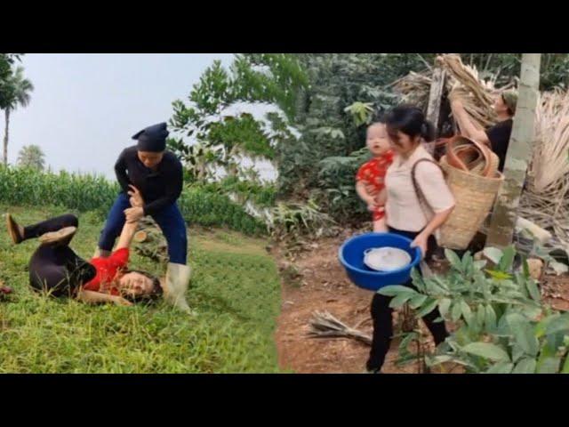 FULL VIDEO: The cruel landlady demolished the house and chased Hong Anh and her son away.