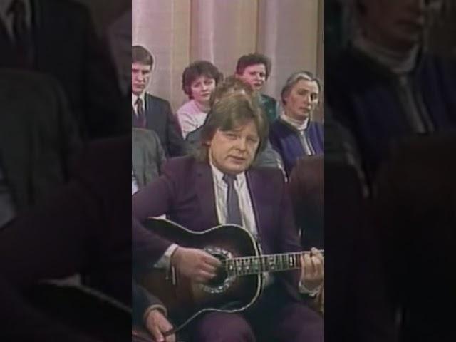 Юрий Антонов - Снегири #юрийантонов #снегири #антонов #советскаяэстрада #песниподгитару