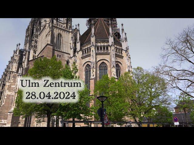 Ein Spaziergang durch die lebendige Stadt Ulm. Münster und Fußgängerzone