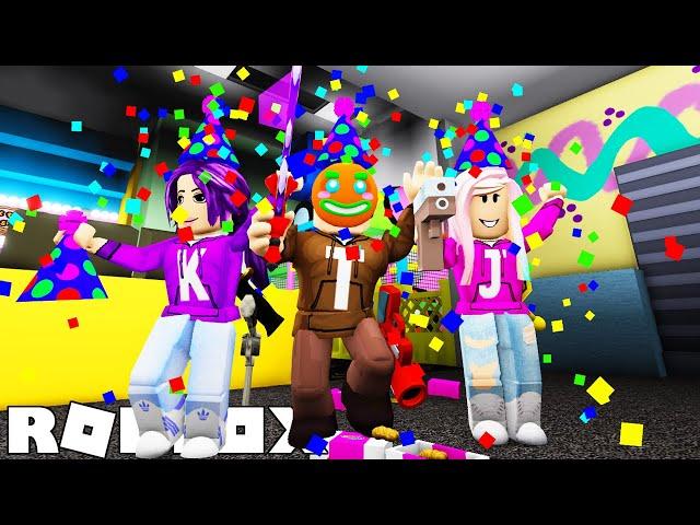 We threw a MURDER PARTY! | Roblox