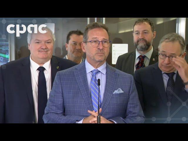 Le chef du Bloc Québécois parle aux journalistes sur la colline du Parlement – 9 octobre 2024