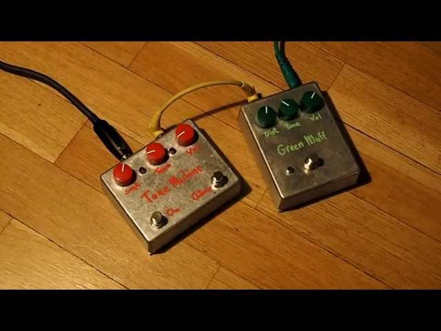 Analog Fox Tone Machine vs Green Muff