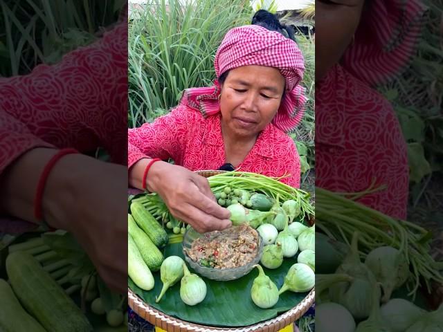 Crunchy fresh vegetables #siscookingtv #mukbang #food #eating #mukbangers #eatingvideos #vegetables