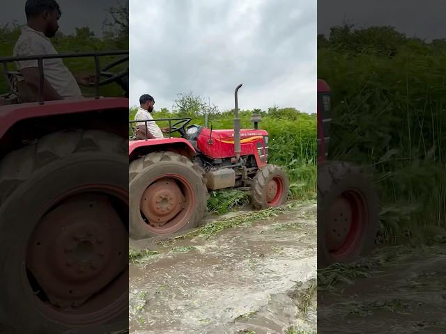 Mahindra 4wd tractor #shorts #trending #tractor