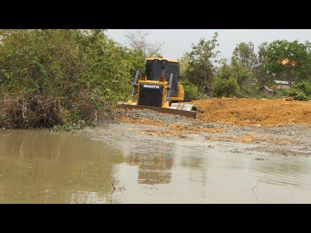 Wonderful Great Operator Bulldozer SHANTUI Pushing Skill, Push the soil into the water & Dump Truck