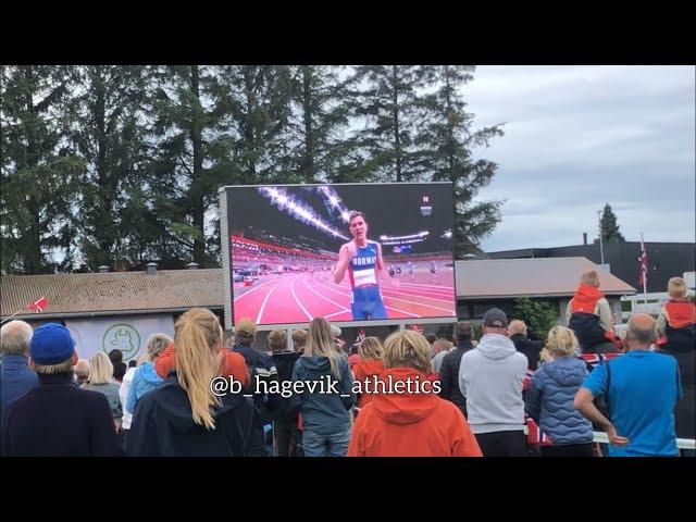 1500m OLYMPIC GOLD Jakob Ingebrigtsen on screen in front of home crowd (3:28.32)