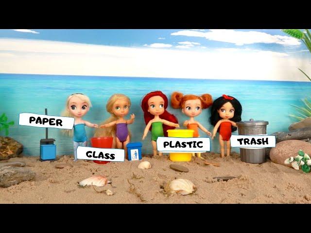 CLEANING THE OCEAN WITH THE JUNIOR TEAM | Disney Princesses