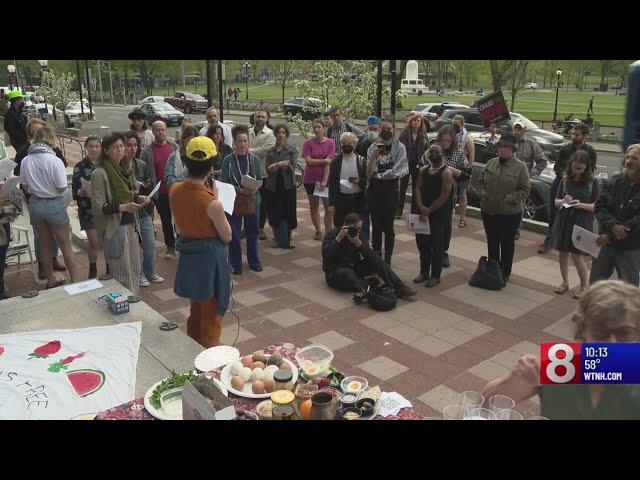 Jewish Voice for Peace hosts Passover Seder shows solidarity with Gaza in New Haven