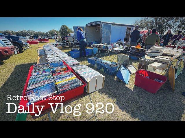 FLEA MARKET THRIFTING | Thrift With Me | Brown’s Junk In The Trunk Sale | Media & Toy Hunting