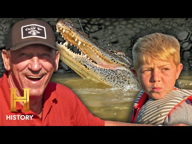 Swamp People: Troy Trains New Generation of Gator Hunters (Season 15)