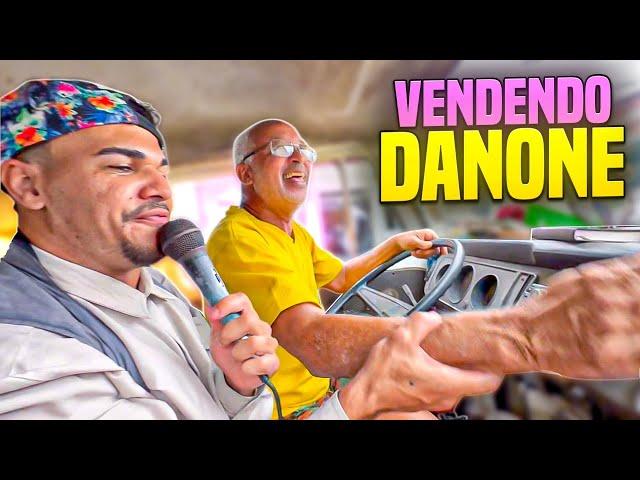 DIDINHO AJUDOU SEU PAI VENDENDO DANONE NA KOMBI | REI DO DANONE