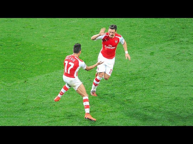 Mesut Özil & Alexis Sánchez Assisting Each Other