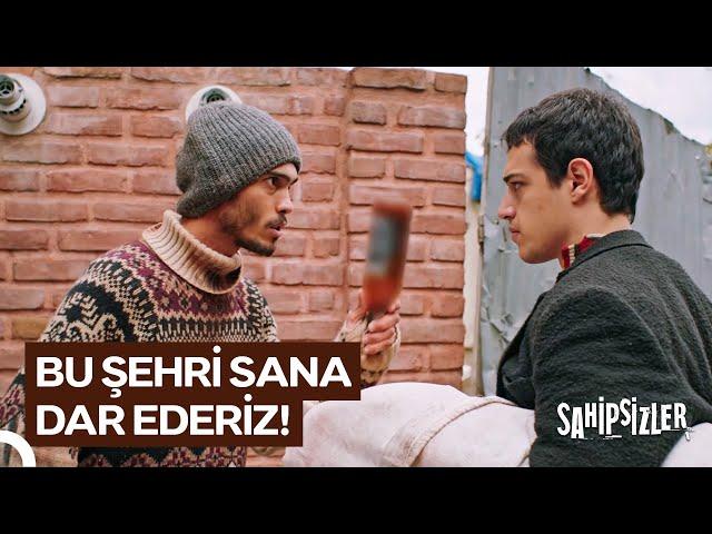 Cemo'nun Abilerin Mıntıkasına Girmesi Yasak! | Sahipsizler 4. Bölüm