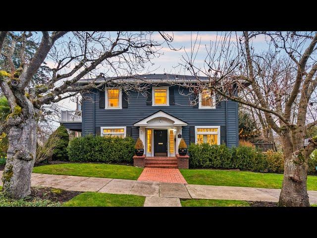 Elegant classic architecture + modern updates in this Portland Heights luxury home-1733 SW Myrtle St