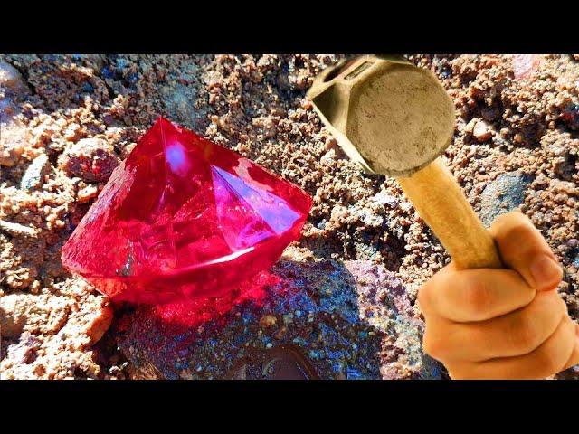 Giant diamond VS hammer! I dug a big diamond and tried to break it.