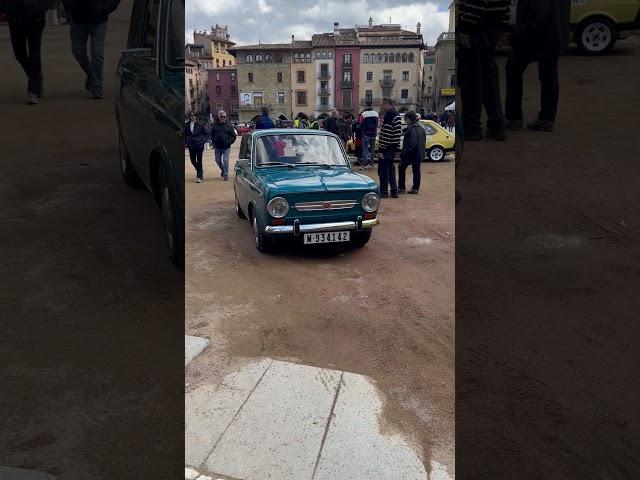 Un clásico especial SEAT 850 #seat850 #automobile #cochesclasicos