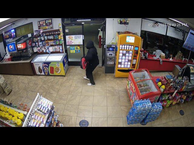 Deputy stops attempted armed robbery in Tulare County, CA