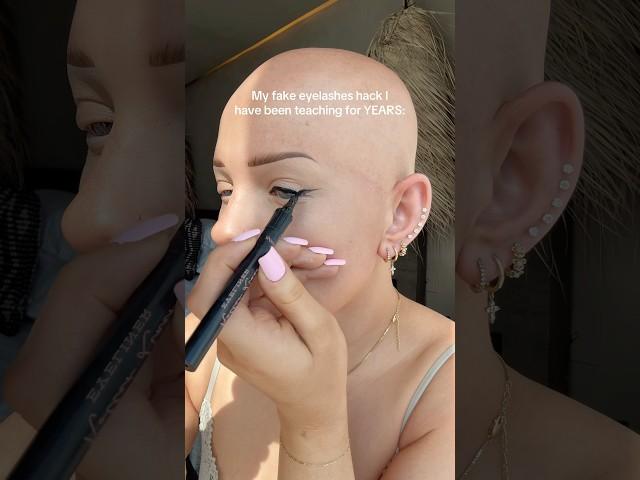 MY FAKE LASH HACK