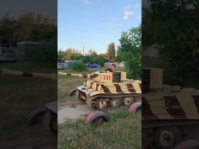 Люська Арестович на танке