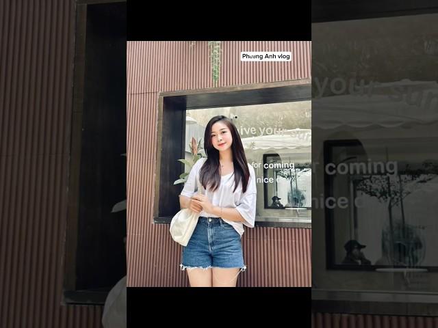 Vợ xinh đẹp của cầu thủ Văn Đức