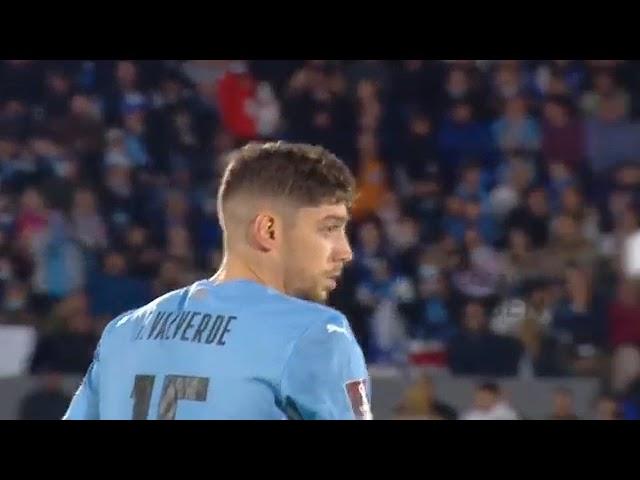 Fede Valverde dispara duro en el Uruguay 1-0 Perú