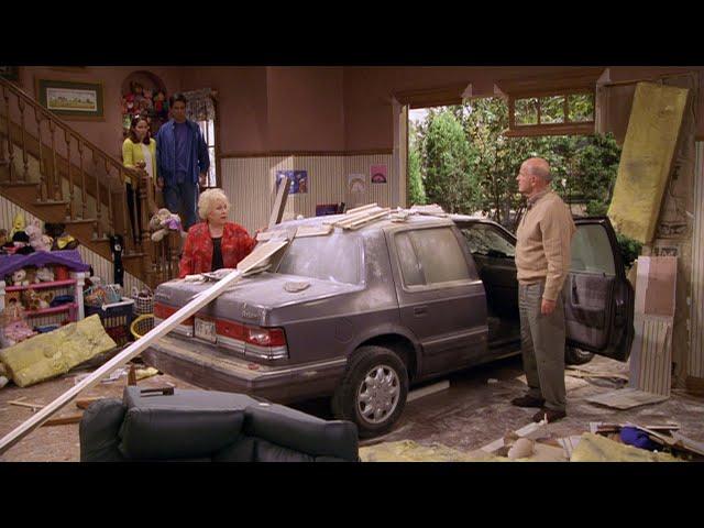 Crash Course in Chaos | Marie and Frank's DIY Disaster! | Everybody Loves Raymond