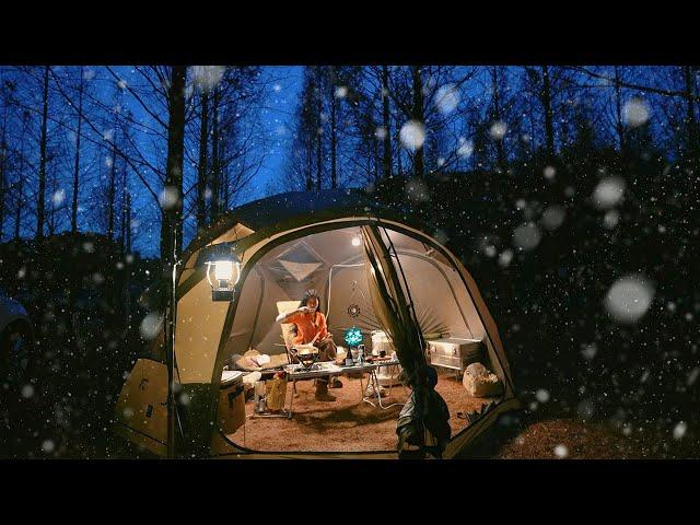 4k｜Camping in Heavy Snow｜우중 캠핑 하다가 추워서 비가 눈이 된 날️｜폭설 속 솔로 캠핑｜솔캠｜캠핑 브이로그｜어묵탕 사케 한 잔｜더 힐링 식물원 캠핑장