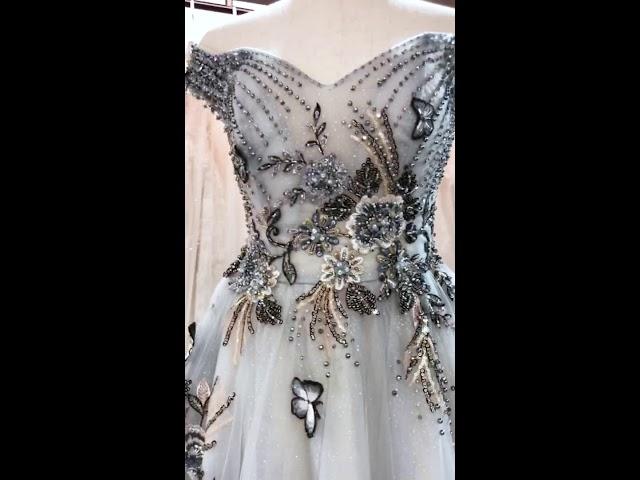 Livia Bride 莉維亞歐美頂級手工婚紗-優雅知性灰柔紗刺繡禮服