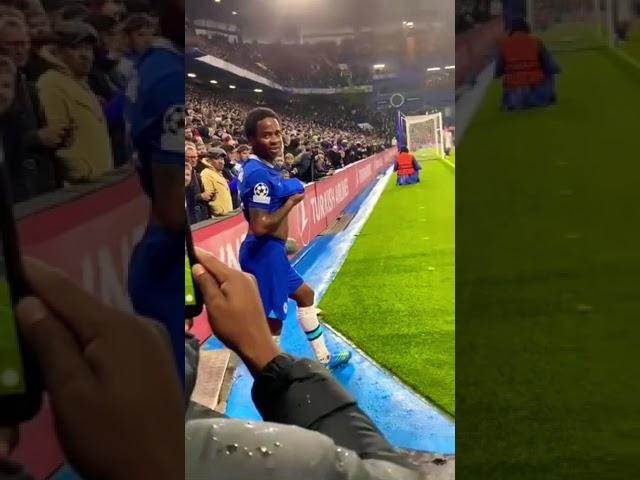 Sterling was at a loss for words while taking a corner! #ifnnews #sterling #raheemsterling #chelsea