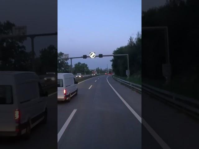 Утро в Швейцарии: туман, горы и живописные деревушки #дальнобой #швейцария