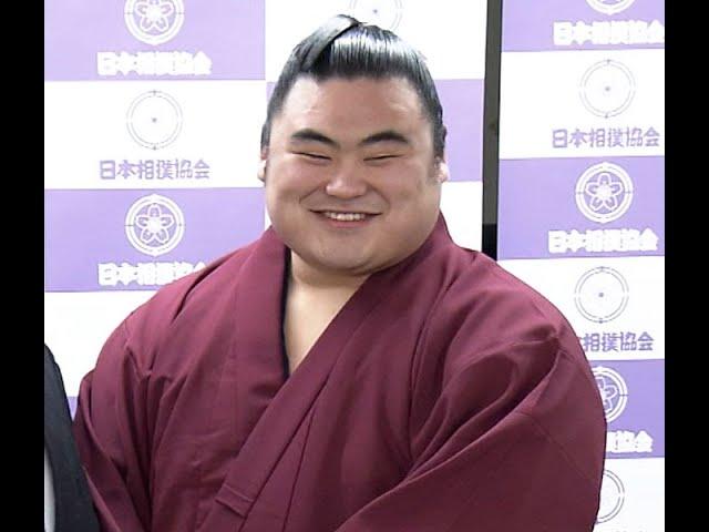 42 Opinions Sumo- Three man race-Who is it going to be?