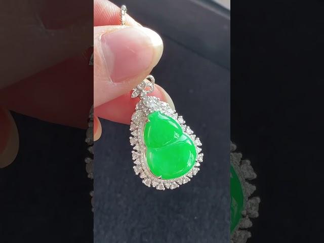 翡翠吊墜丨翡翠葫蘆，福祿雙全。 #翡翠#jade#翡翠吊墜#翡翠掛件 ​​​#翡翠雕刻