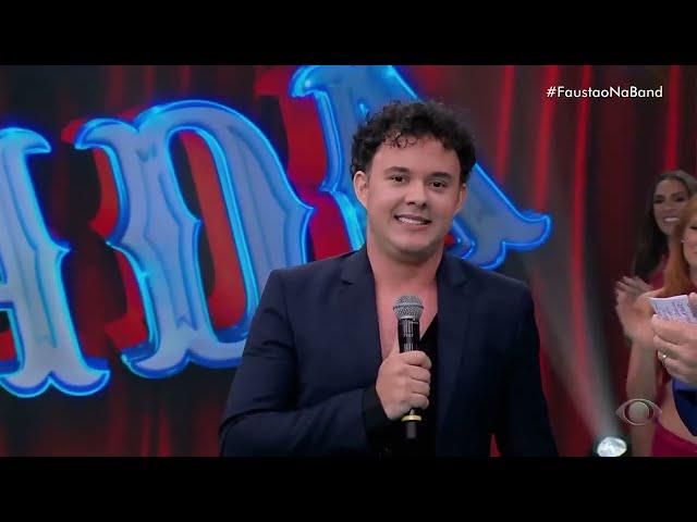 Gui Santana impressiona com imitações no palco do Faustão