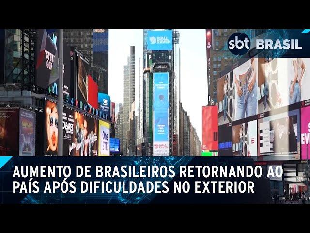 Sobe número de brasileiros que voltam ao país após dificuldades com empregos | SBT Brasil (15/10/24)