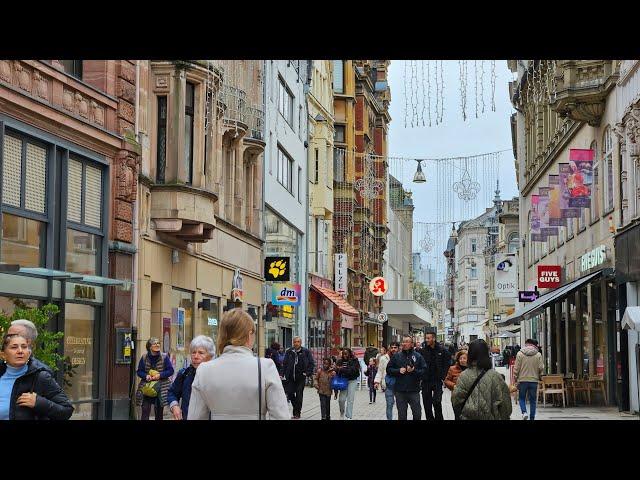 WIESBADEN/GERMANY/Walking  Through the City's Shopping Streets/Thermal Spring