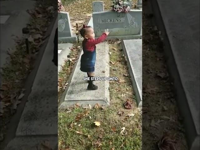 Young Girl Has A Supernatural Encounter With Her Mother's Spirit At The Cemetery! Espanol