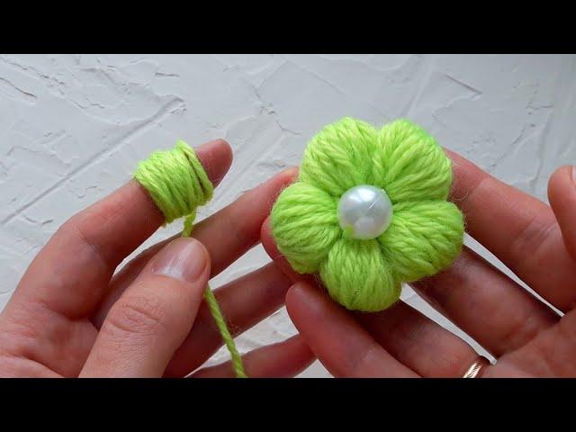 Как сделать пышный цветок без спиц и крючка! Super Easy Woolen Flower!