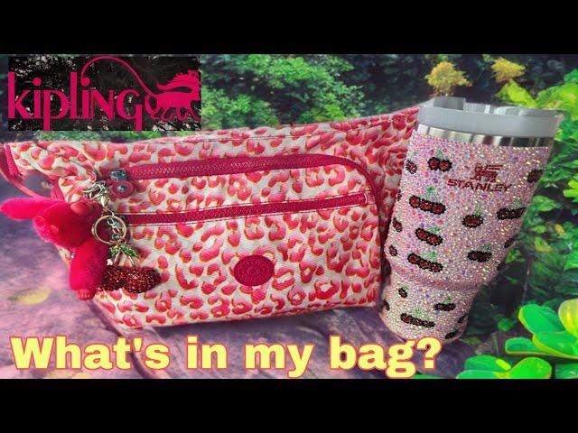 What’s in my KIPLING bag? Stanley pretty cup. Que llevo en mi bolso.