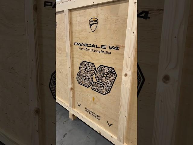 Unboxing the MotoGP Ducati Jorge Martin Replica Panigale Nr89