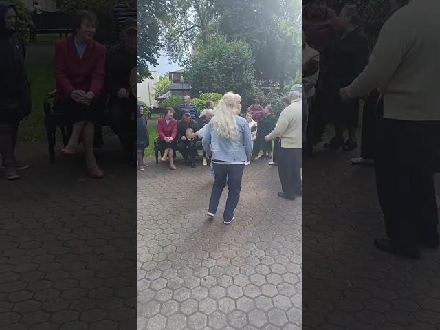 Фрагменты эфира от тик ток в парке Гомеля.