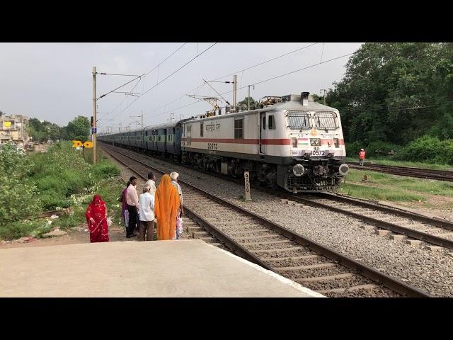 FIRST WAP7i  LOCOMOTIVE OF ERODE "कावेरी" 30573 with 12679 Coimbatore Intercity express